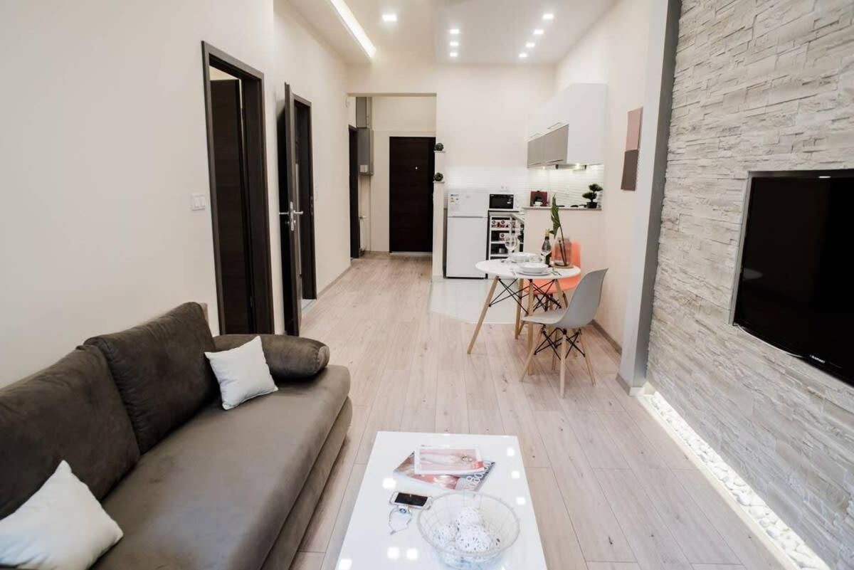 New Luxury Apartment In The Center With A/C Budapest Esterno foto