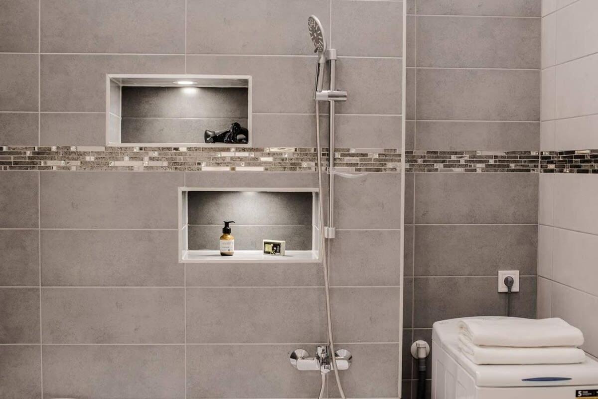 New Luxury Apartment In The Center With A/C Budapest Esterno foto