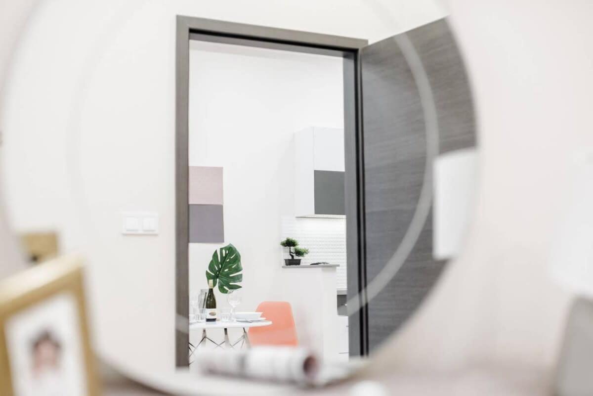 New Luxury Apartment In The Center With A/C Budapest Esterno foto