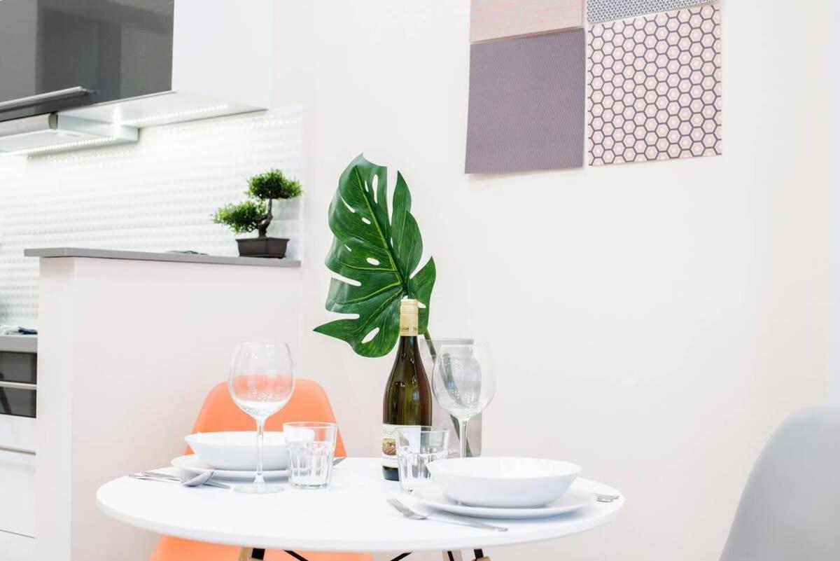 New Luxury Apartment In The Center With A/C Budapest Esterno foto