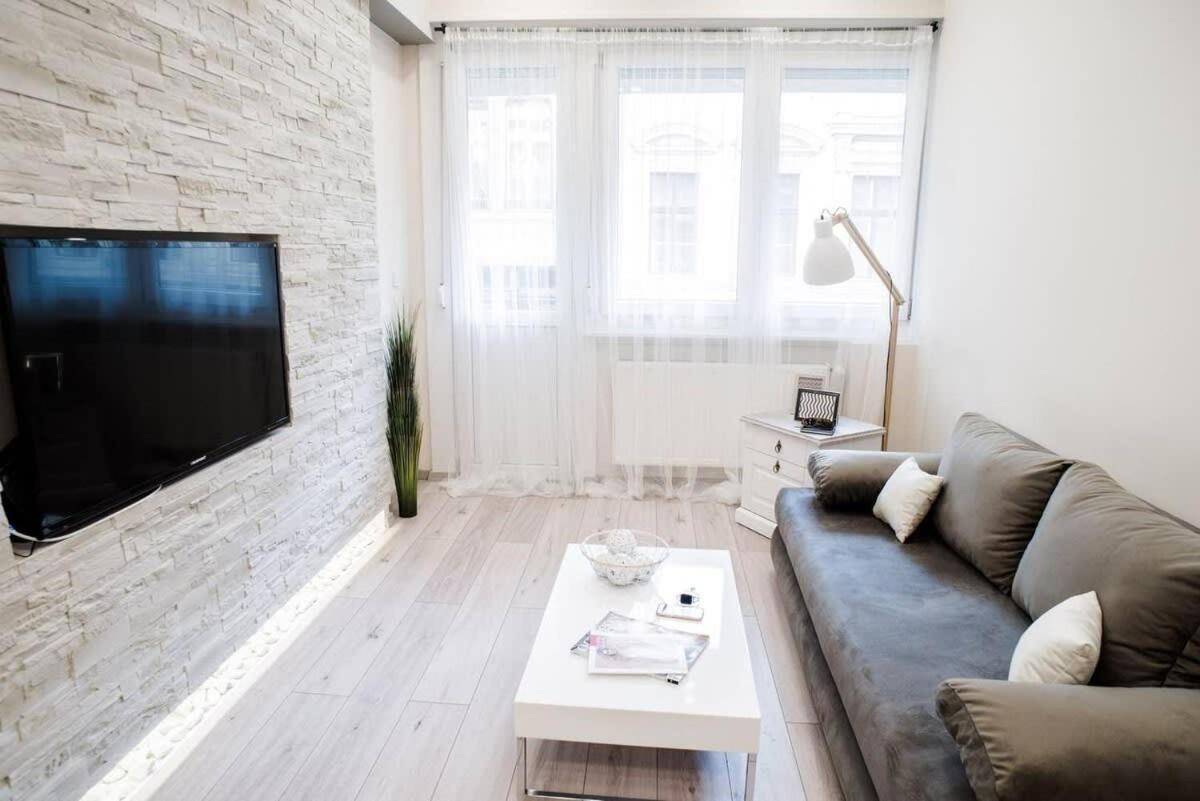 New Luxury Apartment In The Center With A/C Budapest Esterno foto